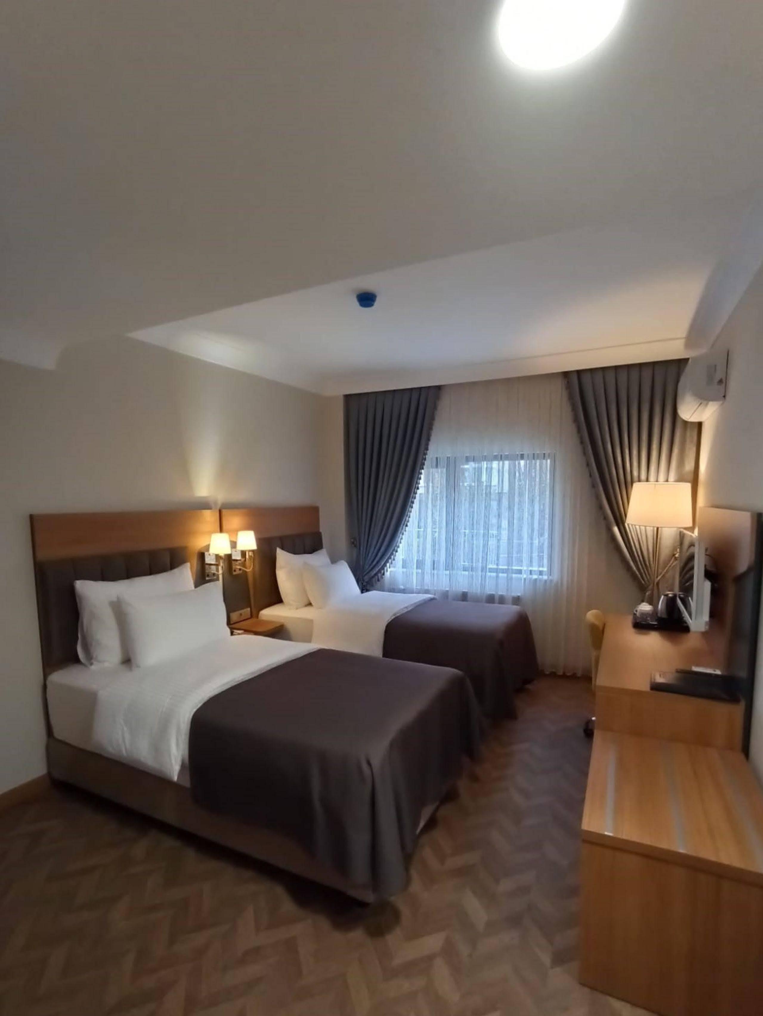 Otel Ak Life & *